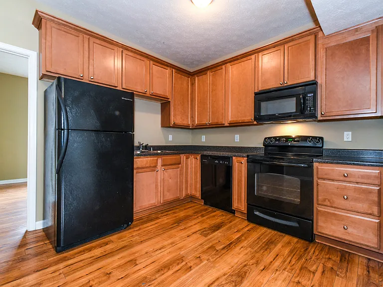 Silver Creek Apartments — Photo 21