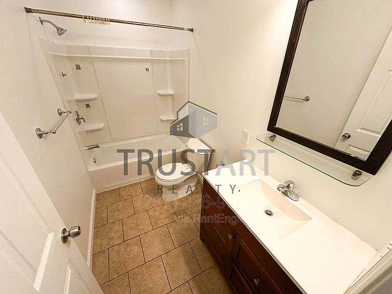 1816 N Front St #1-B — Photo 6