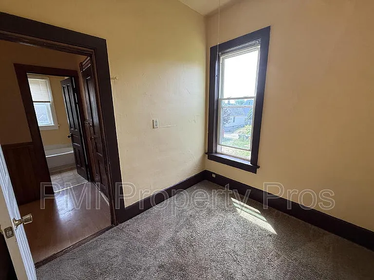 2441 N Dr William Finlayson St — Photo 9