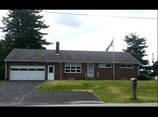 764 Fairview Dr, Hanover, PA 17331