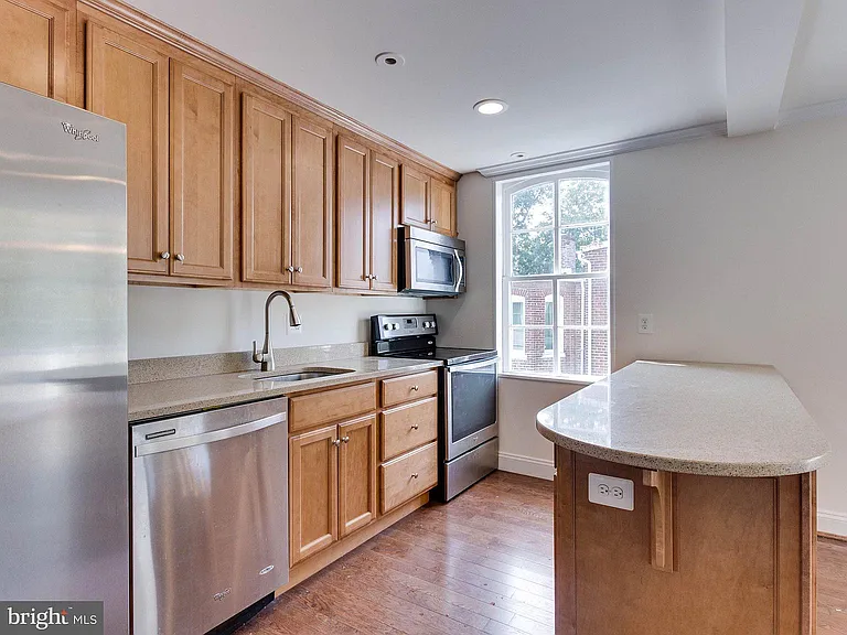 Kitchen with lots of storage and peninsula.
