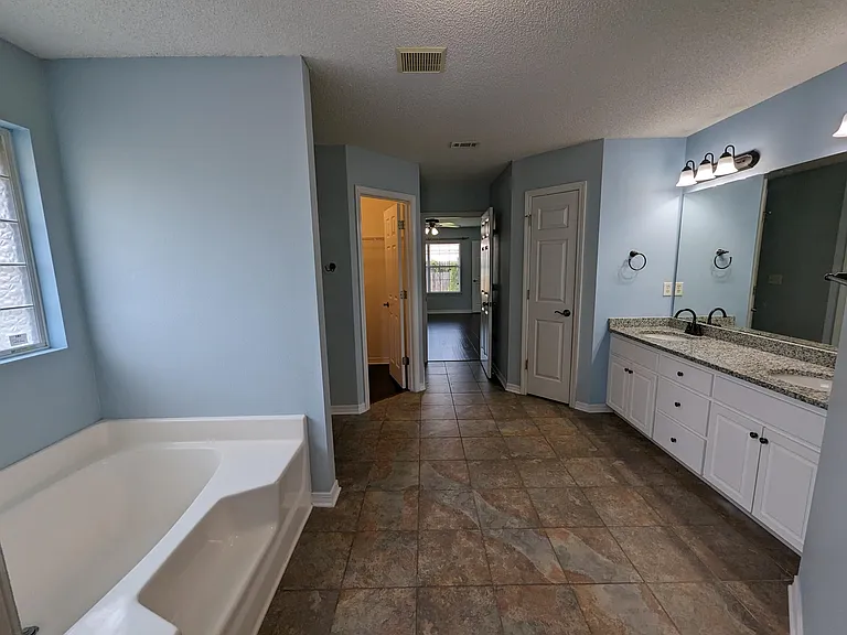 9903 Parker Lake Cir — Photo 14