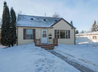 1518 Cherry St, Grand Forks, ND 58201