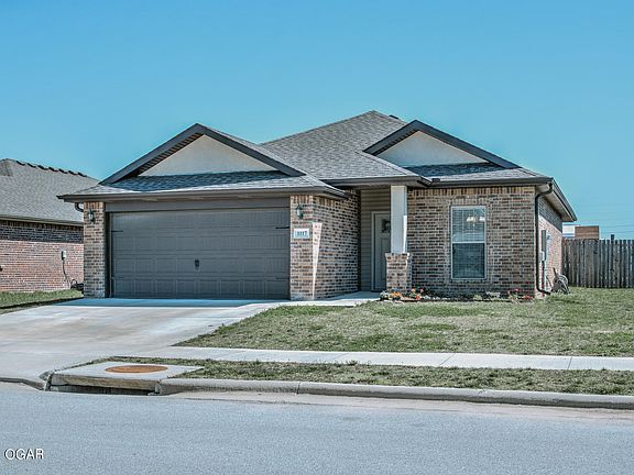 2nd image of 1117 N Oak Way Dr