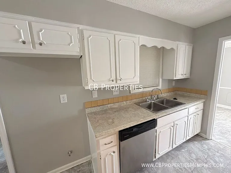 4316 Springwind Rd — Photo 5