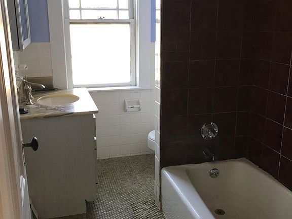 2nd image of 22 Beech St Suite 2