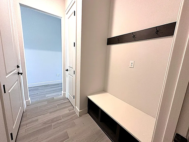 12608 Stanford Dr — Photo 16