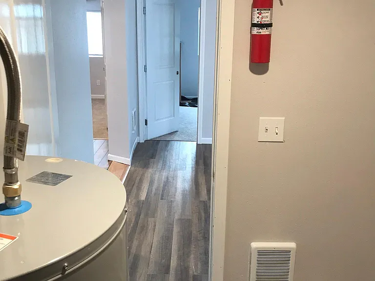 1020 E Sanson Ave — Photo 4