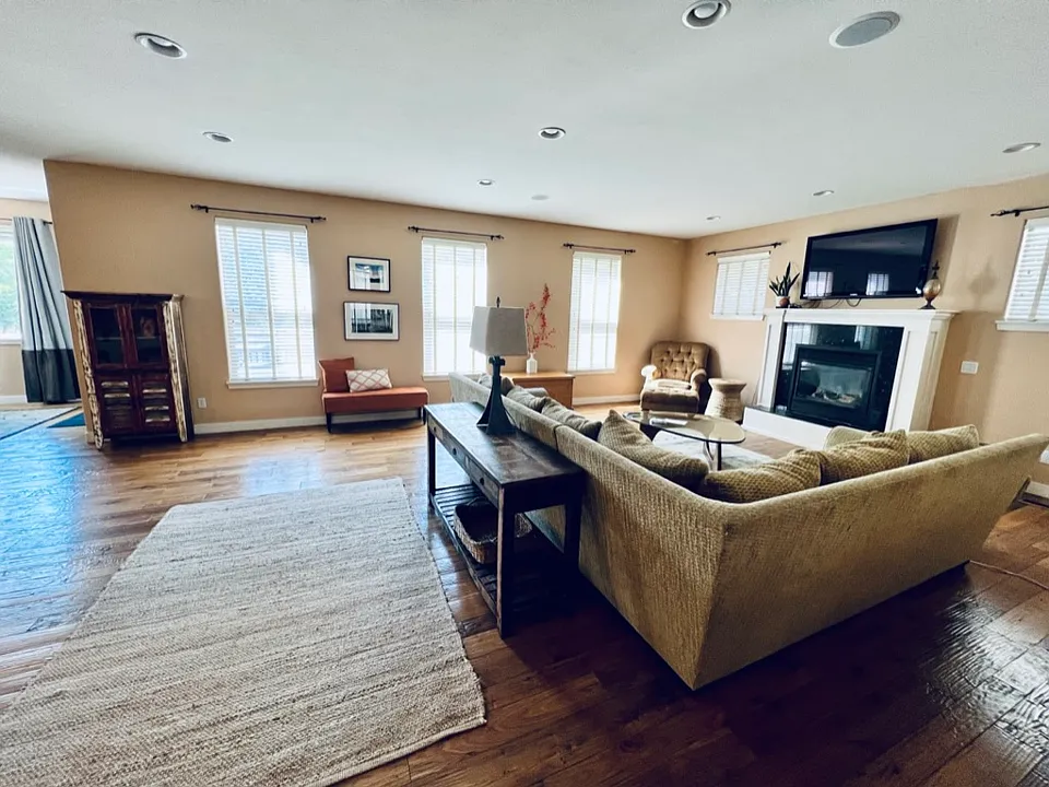 153 NW Outlook Vista Dr