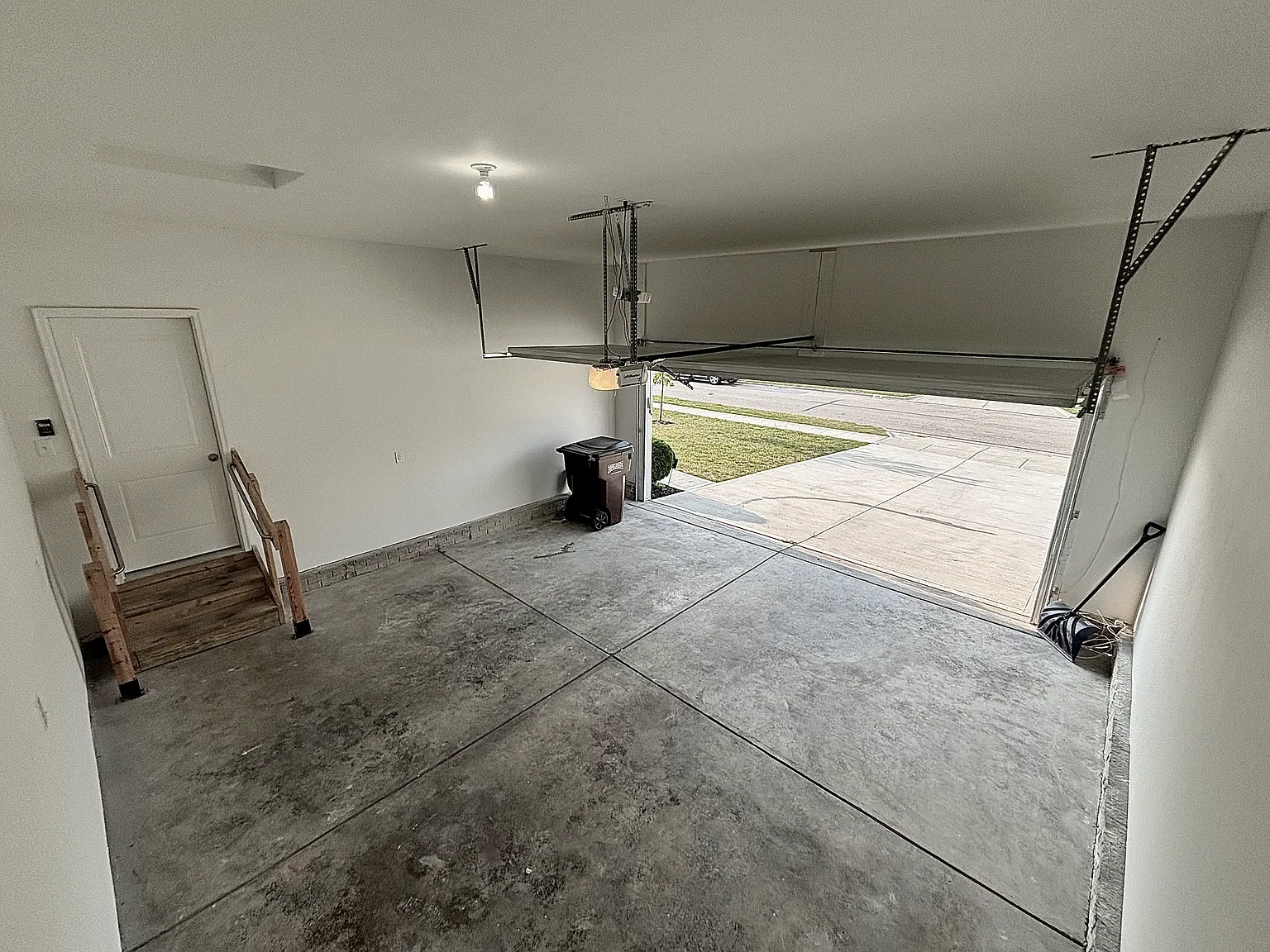 3 bed, 1858 sqft, $2,500 — Photo 4
