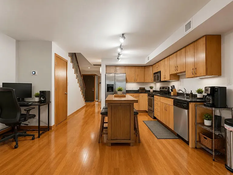 1 E Main St #404 — Photo 6