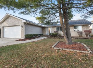 618 Old Forge Ln, University Park, IL