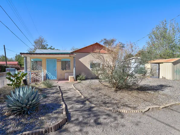 517 Martinez Dr NE, Albuquerque, NM 87102