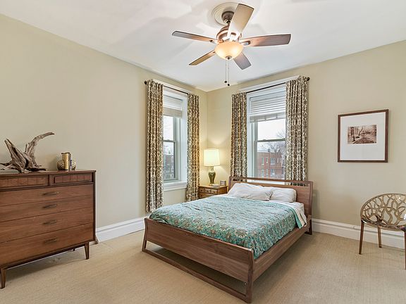 5th image of 3300 Magnolia Ave