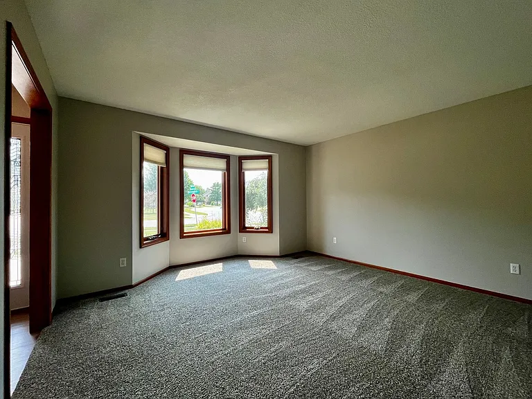 1034 Hemingford Ct — Photo 4