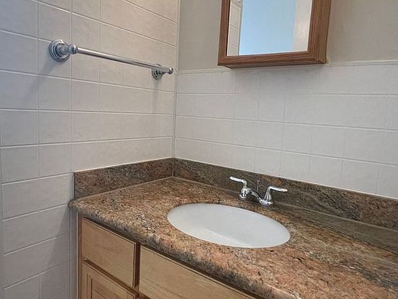 3rd image of 1306 Fountain St #7764144