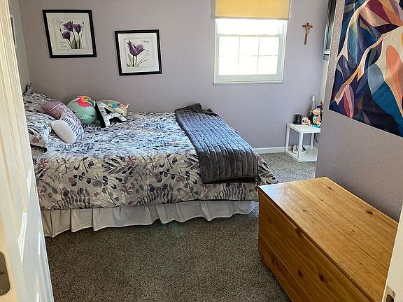 5th image of 911 Carol Cir