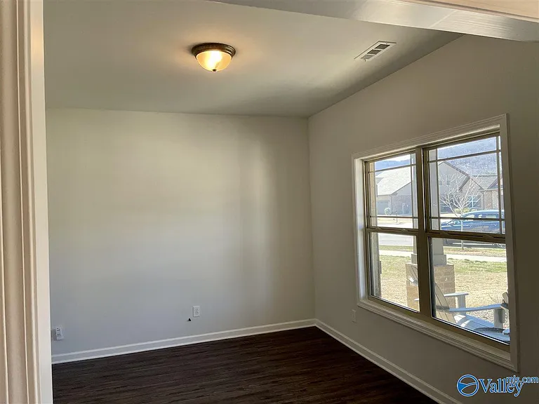 7305 Kendama Ct — Photo 9