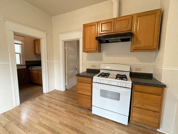 5th image of 4003 NE 7th Ave