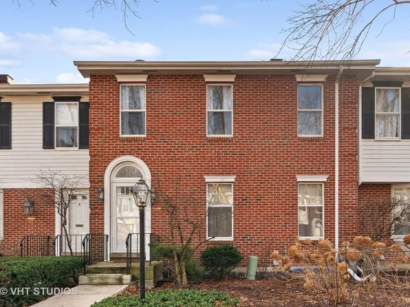 9025 Lincolnwood Dr, Evanston, IL 60203