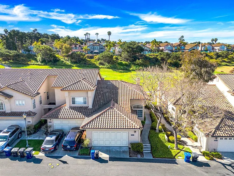 2394A Greenbriar Dr — Photo 36