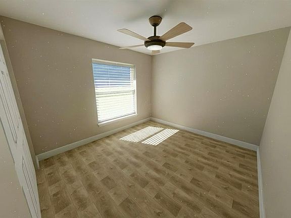 5th image of 50 BAY DRIVE