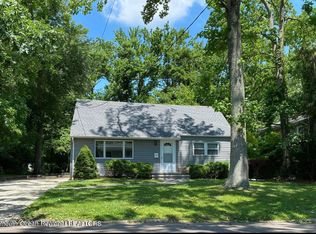 437 Redmond Ave, Oakhurst, NJ 07755