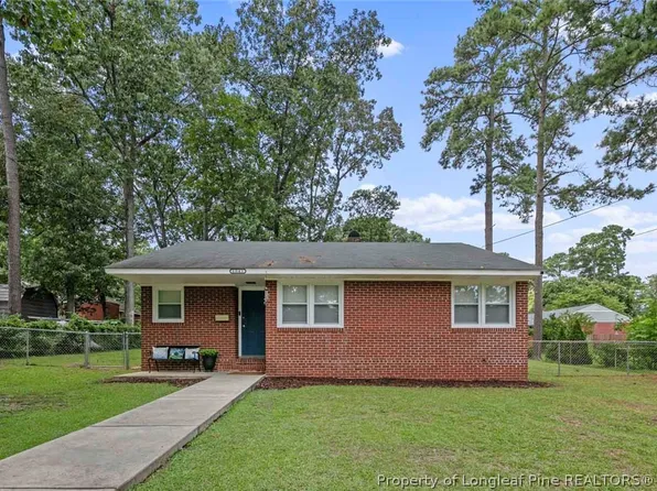 1041 Mohawk Ave, Fayetteville, NC 28303