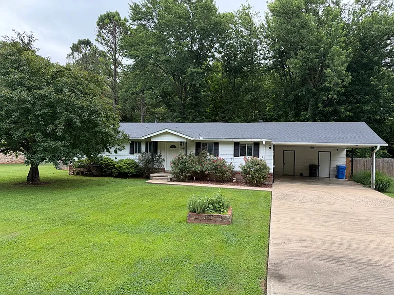 2332 N Gooseberry Ln — Photo 2