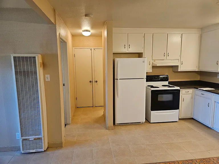Tully Rd Apts — Photo 17