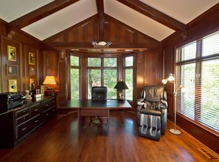 2949 Vineyards Dr, Troy, MI