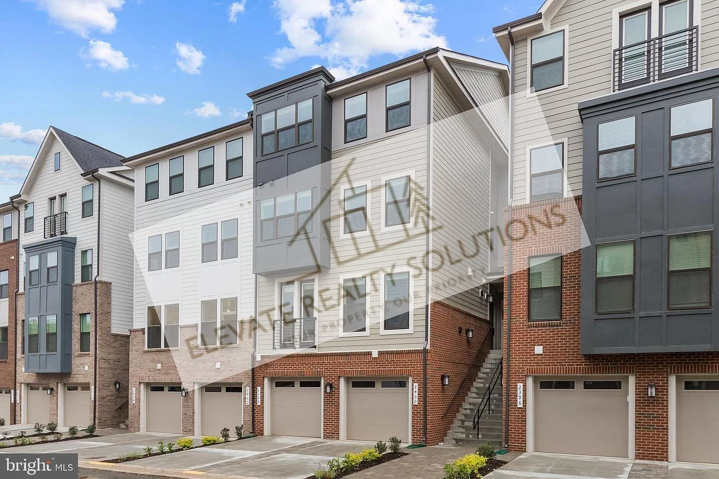 3 bed, 2.0 bath, 1845 sqft, $3,900 — Photo 2