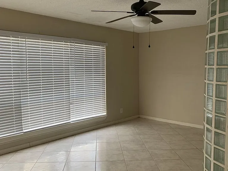 700 Sunset Dr — Photo 6