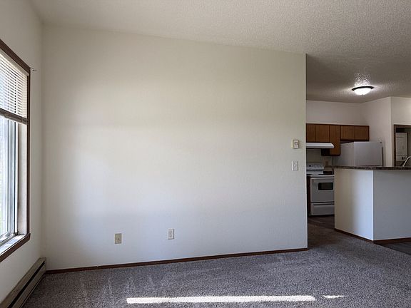 4th image of 81 Center St APT A