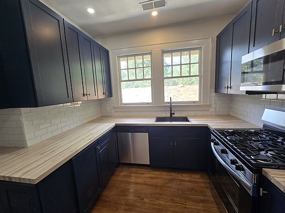 3rd image of 889 Penn Ave NE #2