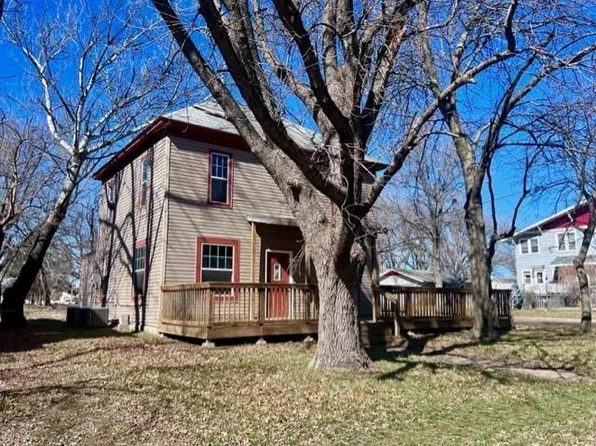 424 N Walnut St, Iola, KS 66749