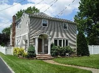 2632 Montauk Ave, Merrick, NY 11566