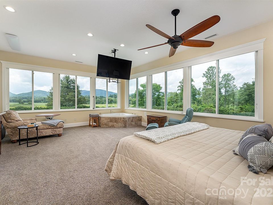 22nd image of 326 Golden Valley Dr