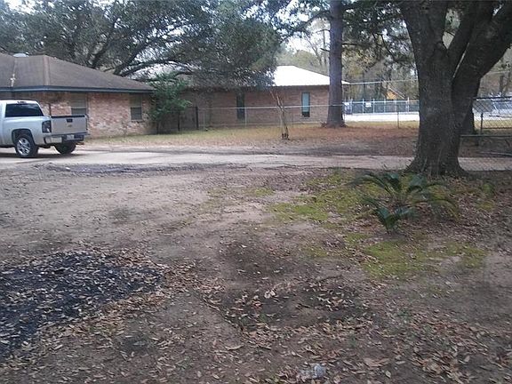 4th image of 23685 Manion Dr