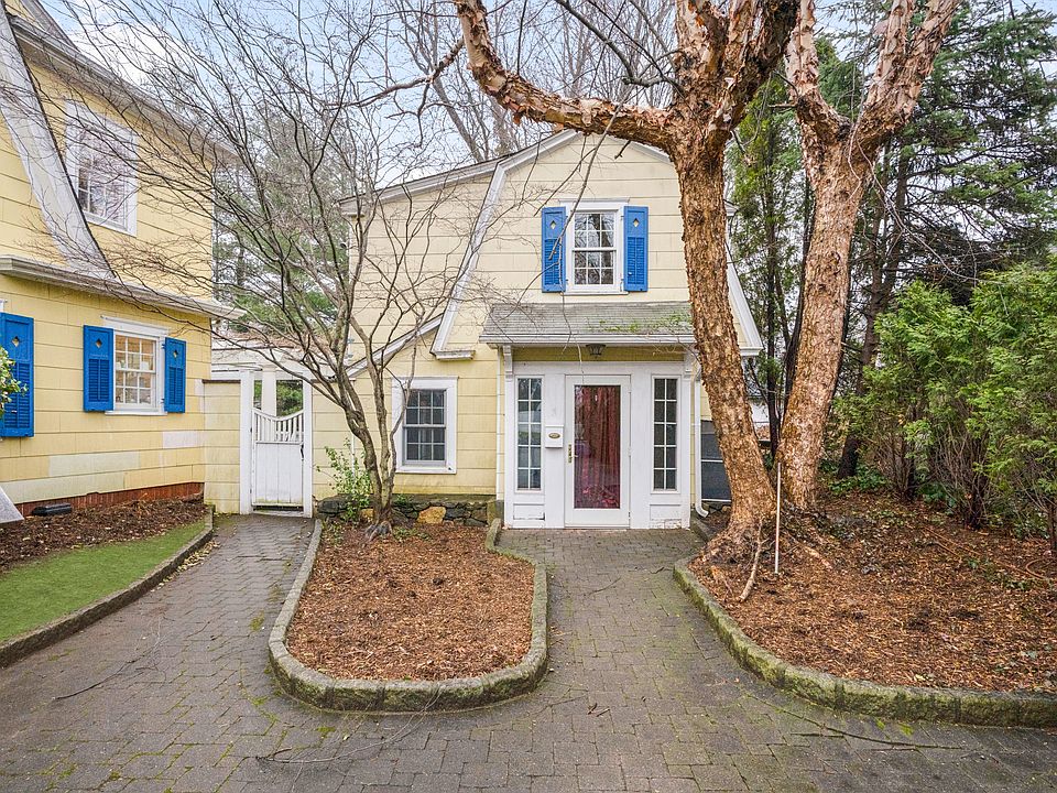 1st image of 55 Moran Pl #55A