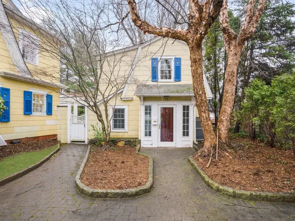 55 Moran Pl #55A, Larchmont, NY 10538