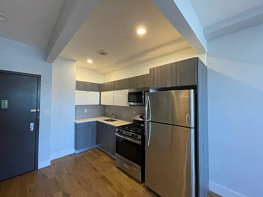 Rented by Budget Real Estate NYC Inc | media 4