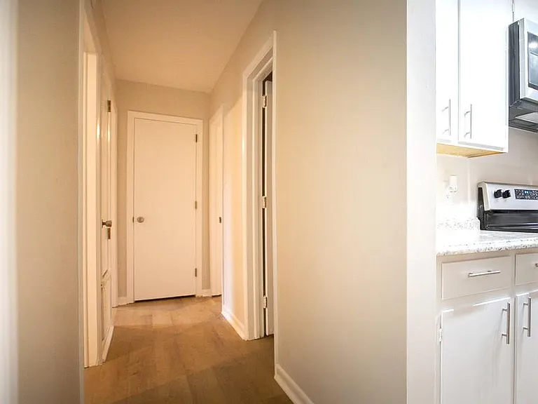 2403 Banyan Dr — Photo 14