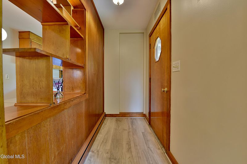 5th image of 268 Middletown Road