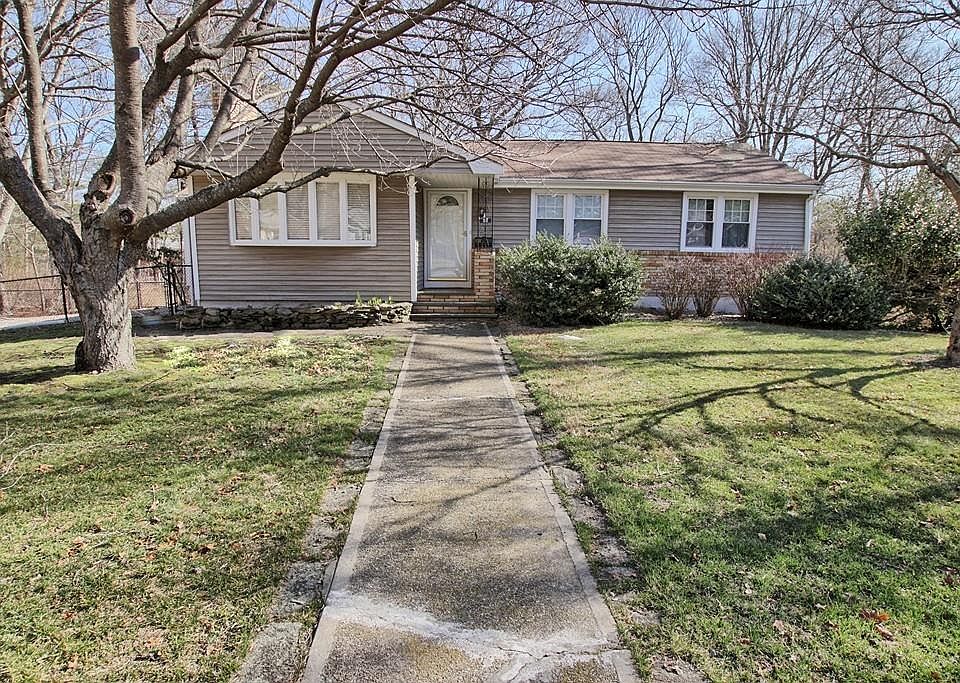 1st image of 88 Bassick Cir