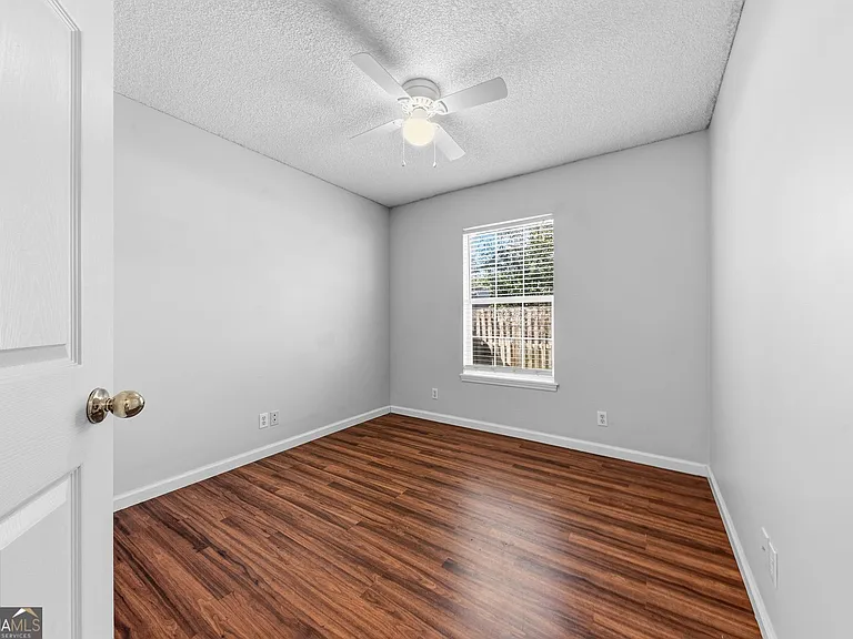 401 Maggie Way — Photo 16