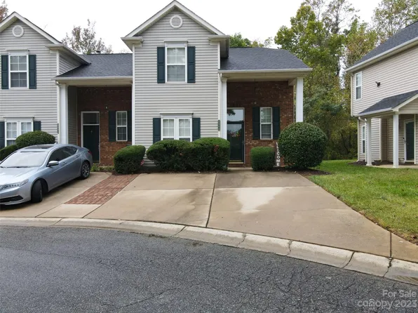 8941 Cinnabay Dr, Charlotte, NC 28216