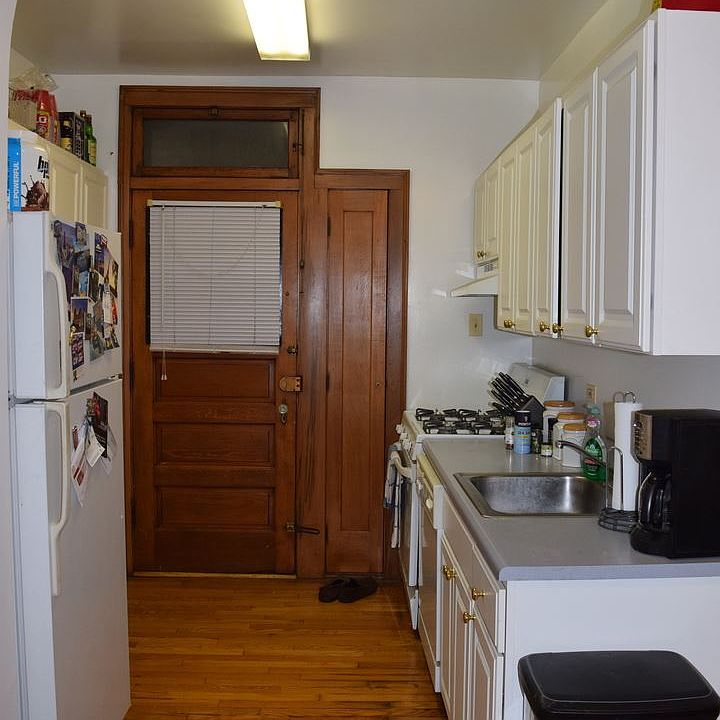 1st image of 3624 N Greenview Ave APT 1W