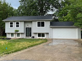 510 Trails Ridge Dr, Glen Carbon, IL 62034