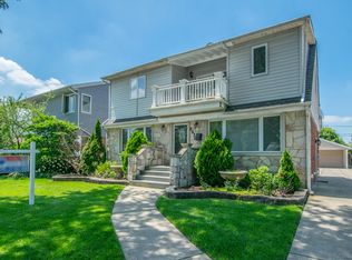 1932 Buckingham Ave, Westchester, IL 60154